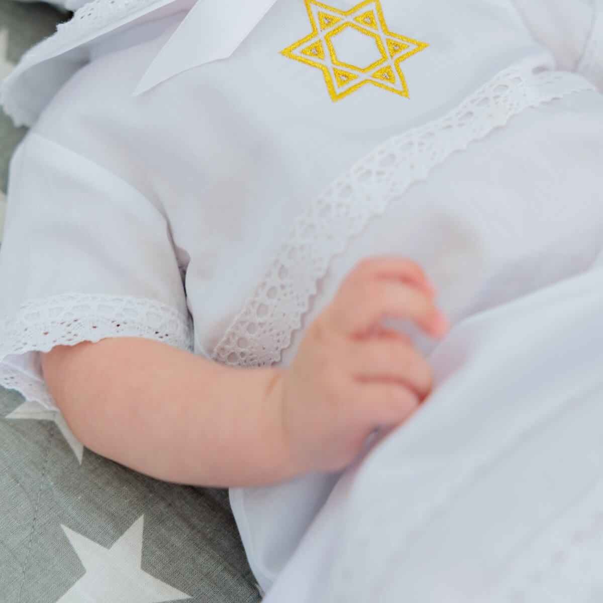 Brit Milah Gown with Hat – White or Ivory & Personalization - AMRAM