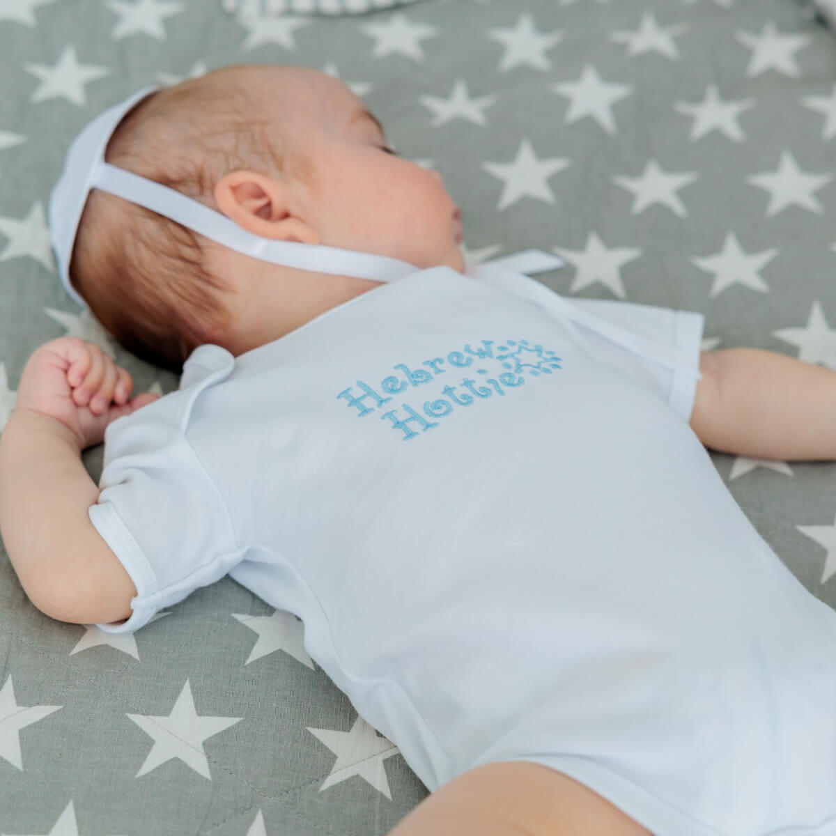 Brit Milah Set with Pillow, Bodysuit & Kippah – White with Blue Embroidery
