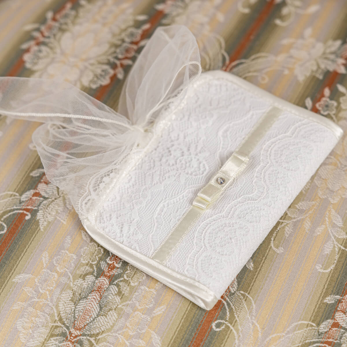 BELLA First Curl Keepsake Box – Ivory Lace Baby Memory Gift