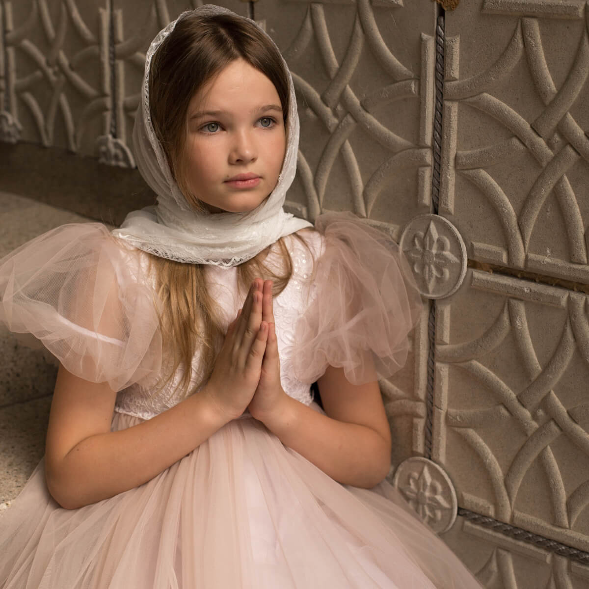 SOPHIE Girl Lace Veil Mantilla
